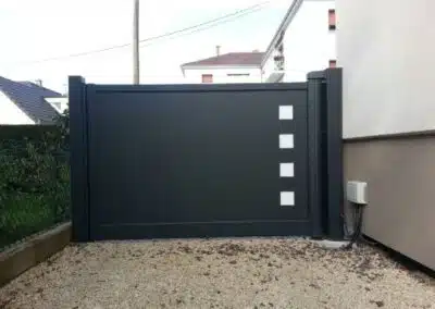 Portail aluminium gris foncé