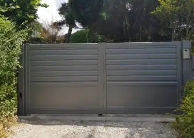 portail aluminium alsace gris nature