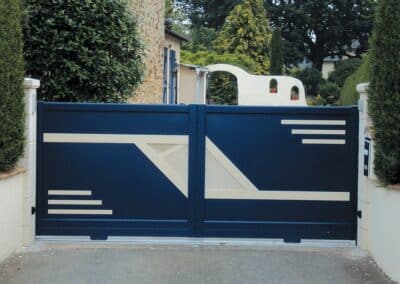 portail bleu moderne alsace