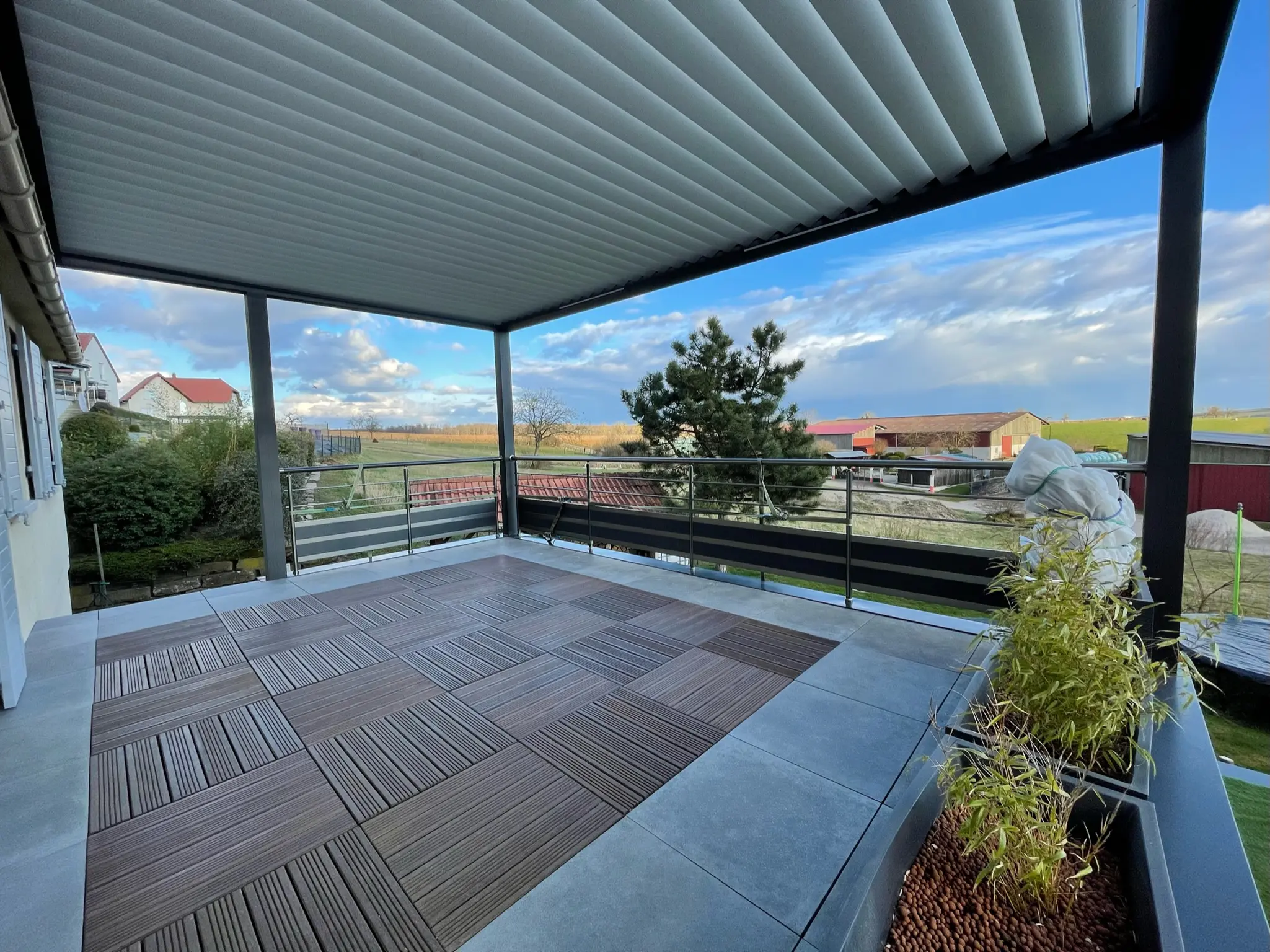 Pergola bioclimatique terrasse